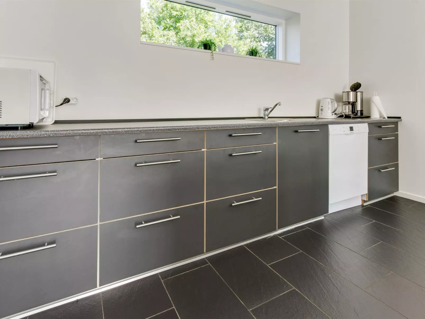 "Edda" - 400m from the sea