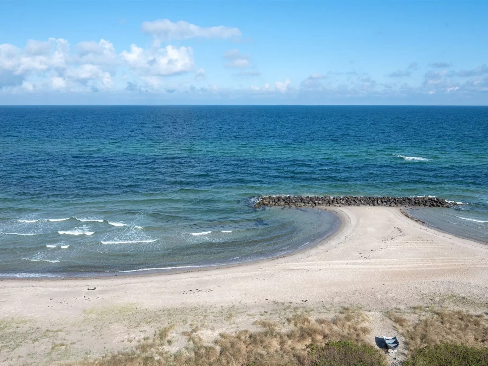 "Esta" -  from the sea