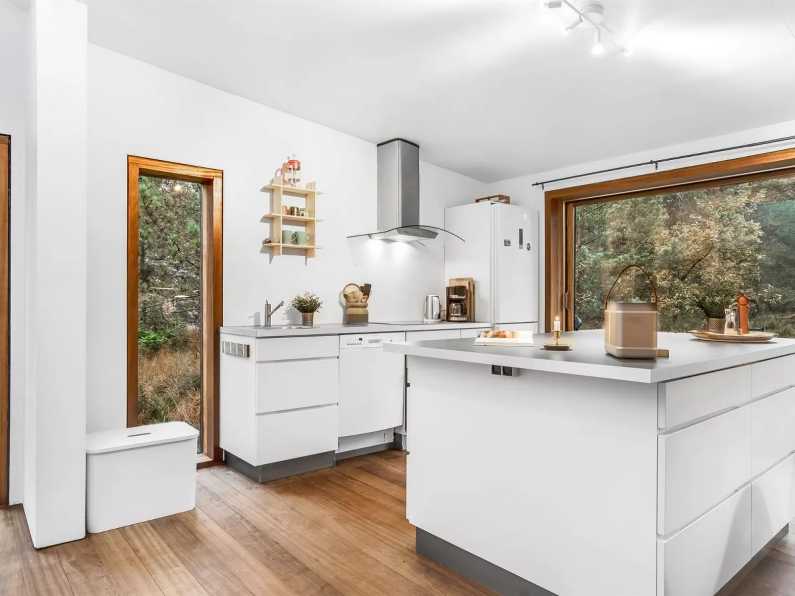 "Felia" - 500m from the sea