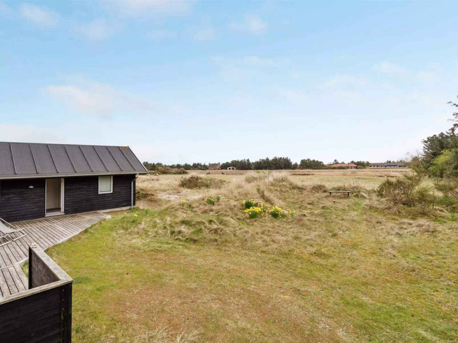 "Thorgisl" - 1.4km from the sea