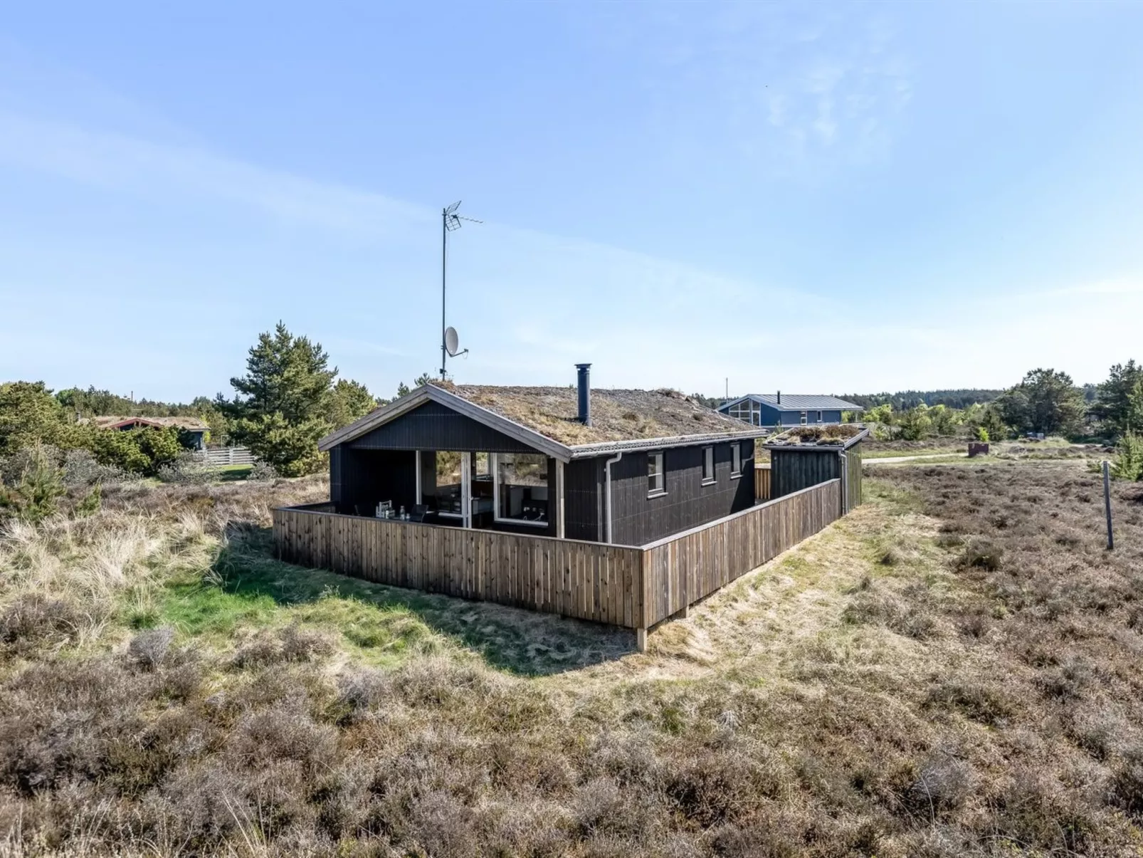 "Sara" - 2.5km from the sea