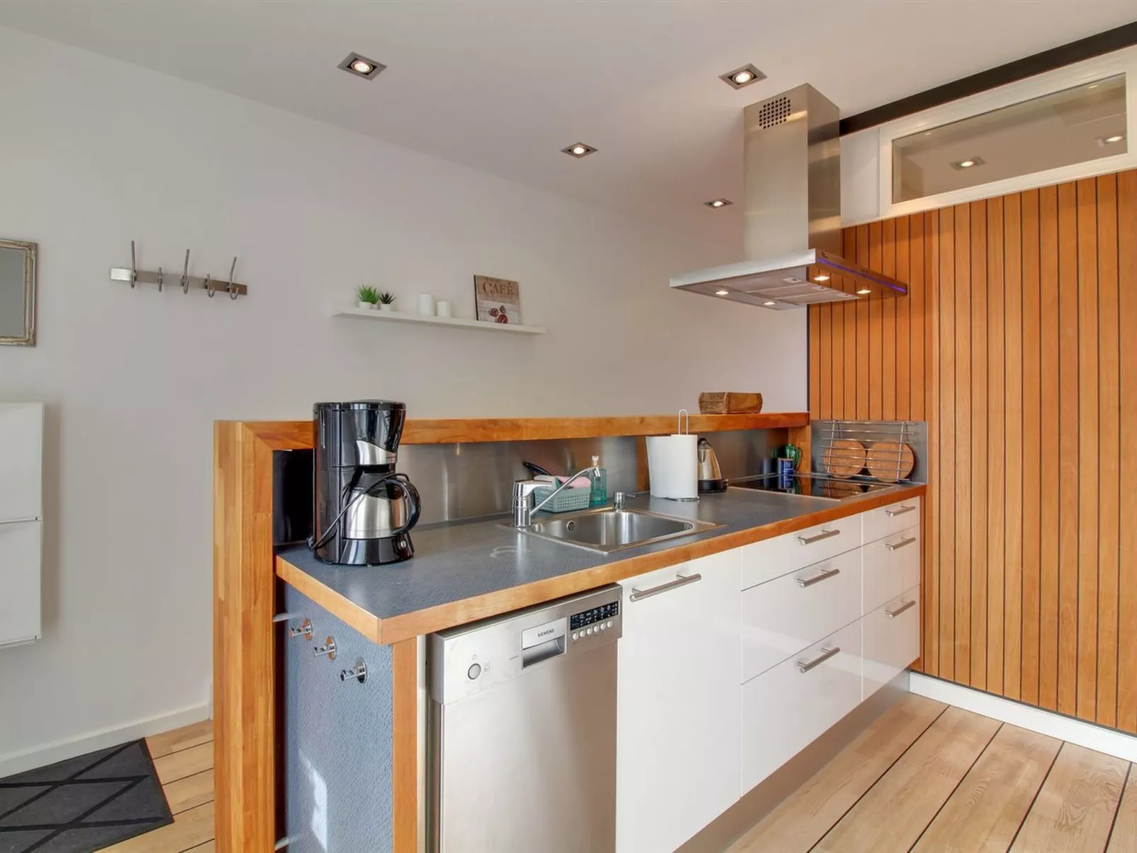 "Varnava" - 200m from the sea