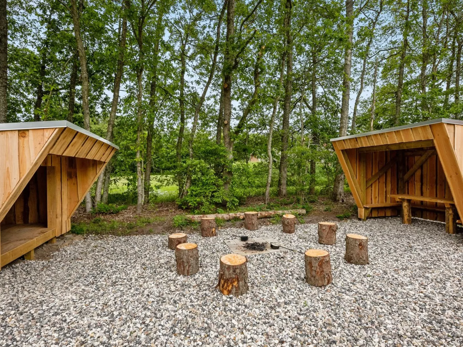 "Erla" - 2.3km from the sea