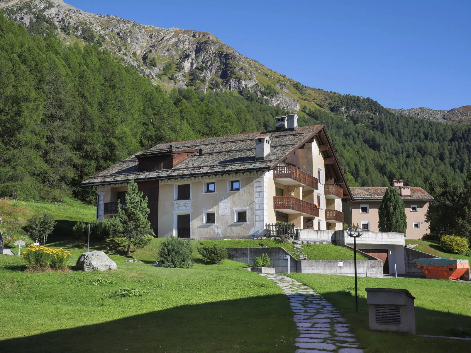 Chesa La Sajetta 12-Buiten