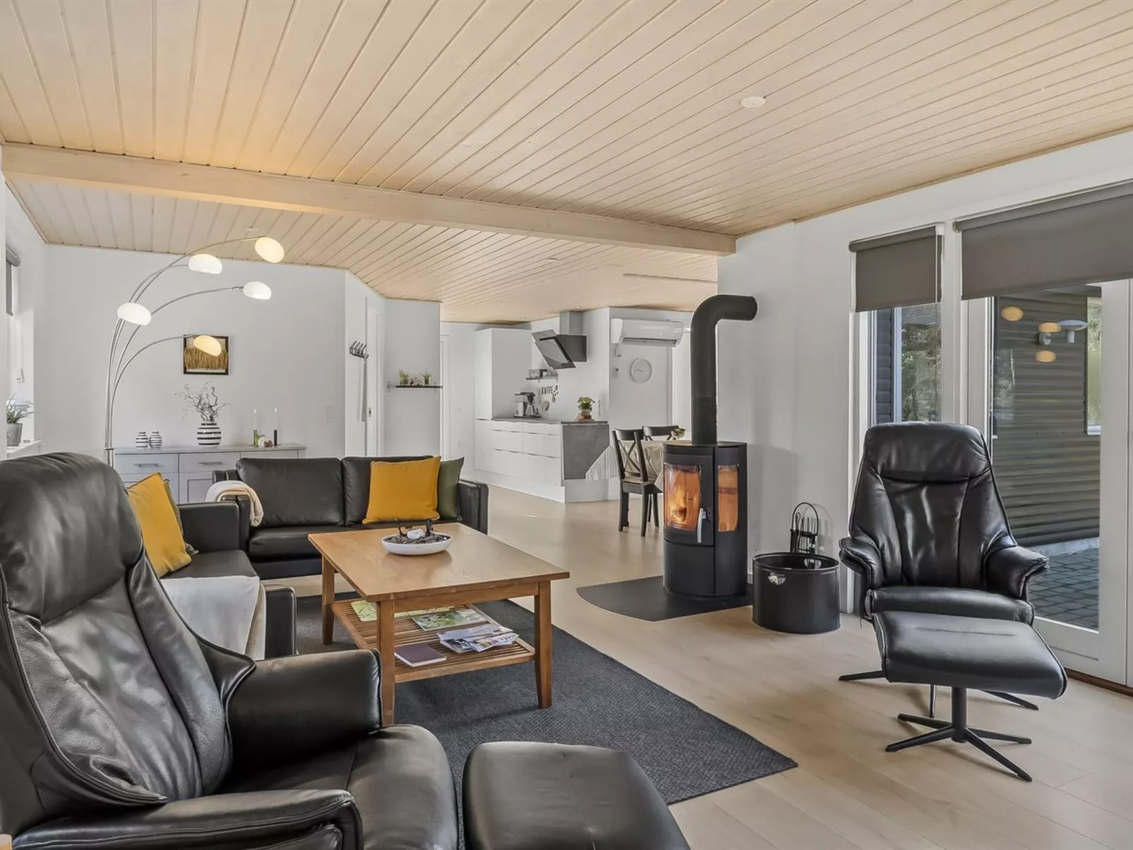 "Bjarka" - 2.9km from the sea