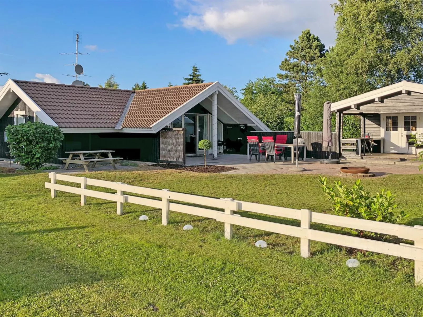 "Analine" - 1km from the sea