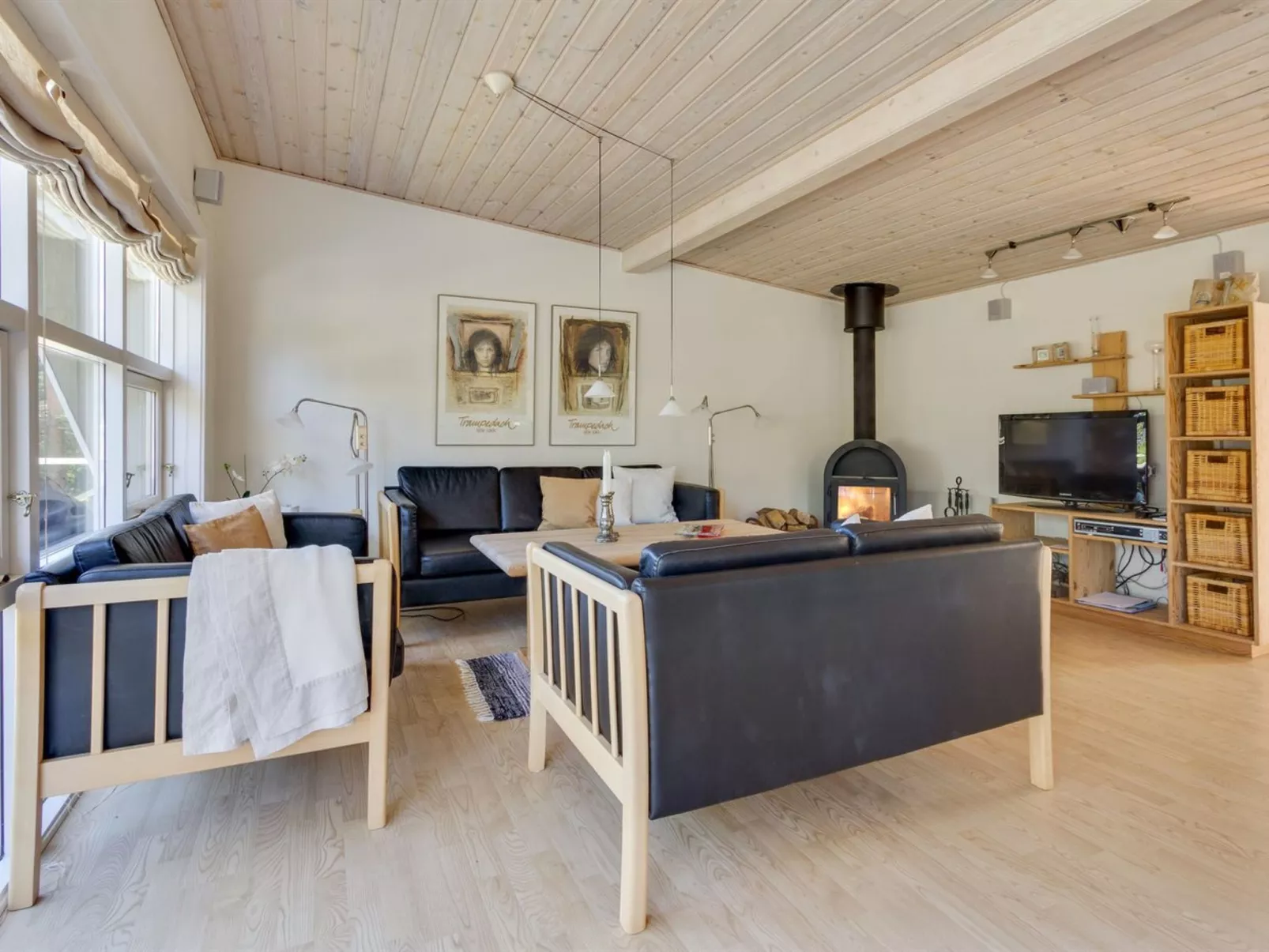 "Hwelp" - 200m from the sea