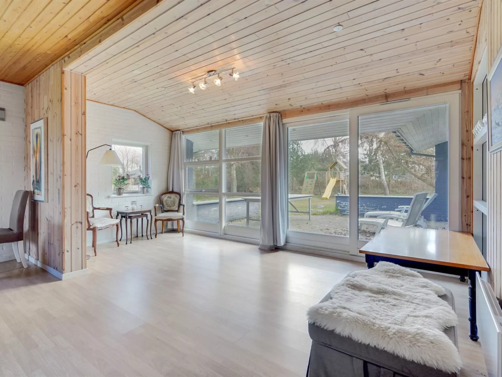 "Kia" - 80m from the sea