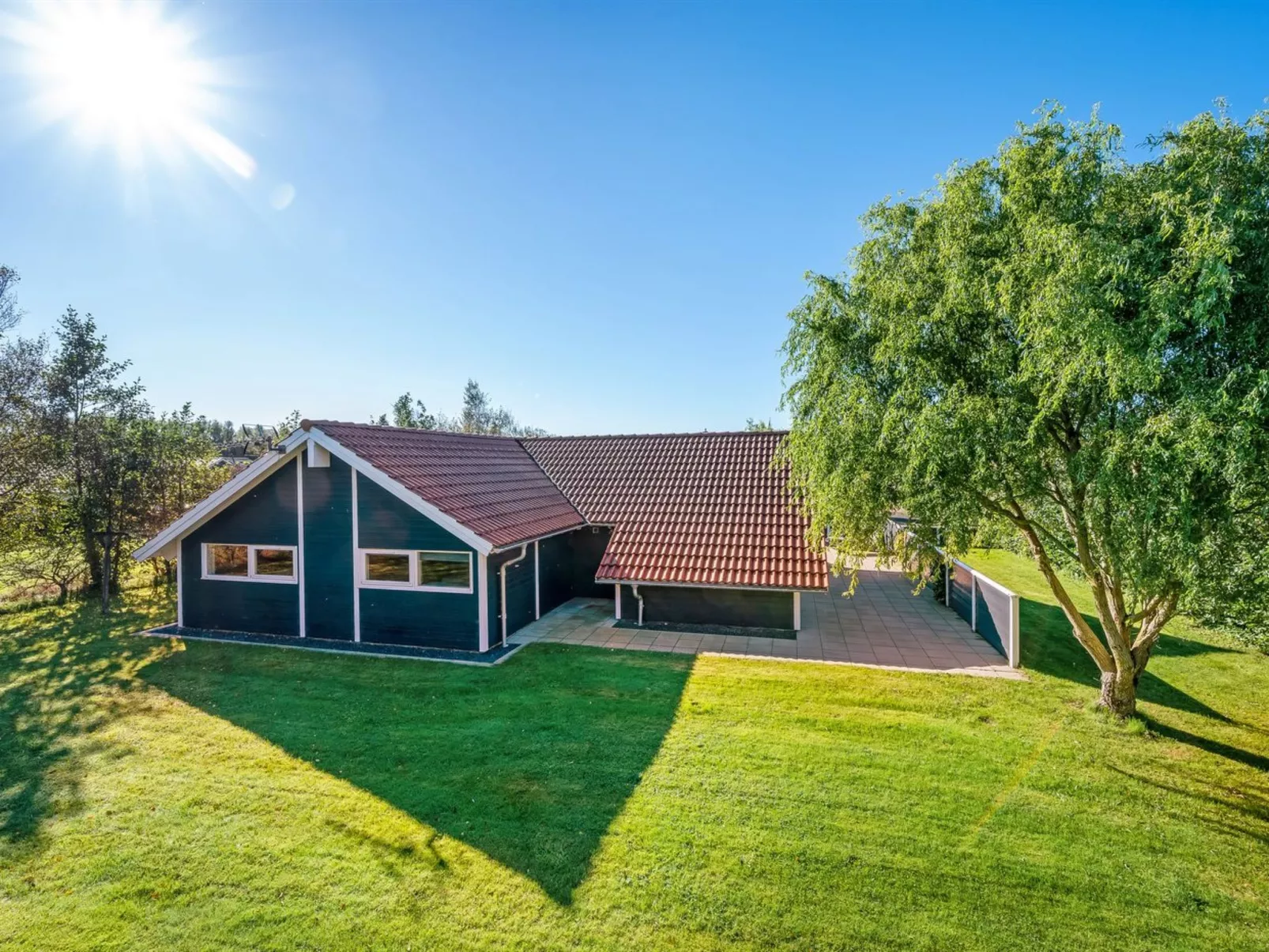 "Thit" - 1.2km to the fjord