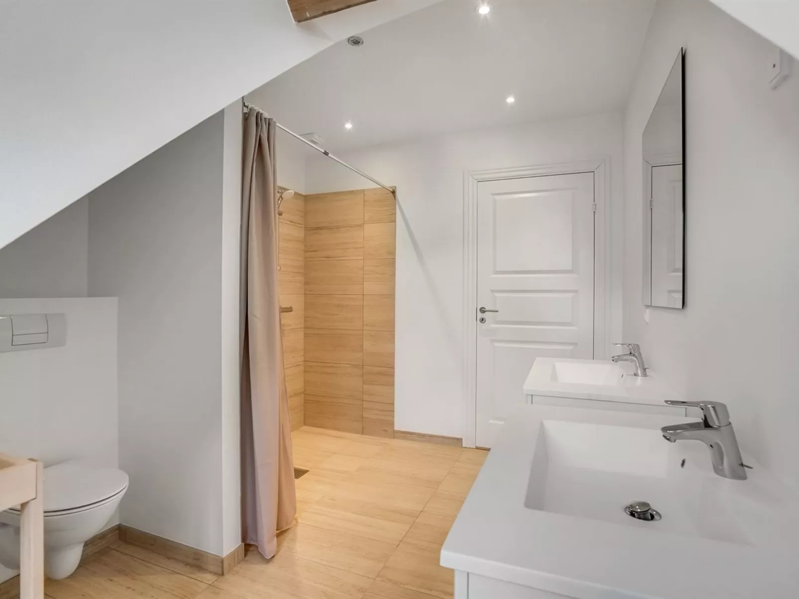 "Niki" - 15km from the sea