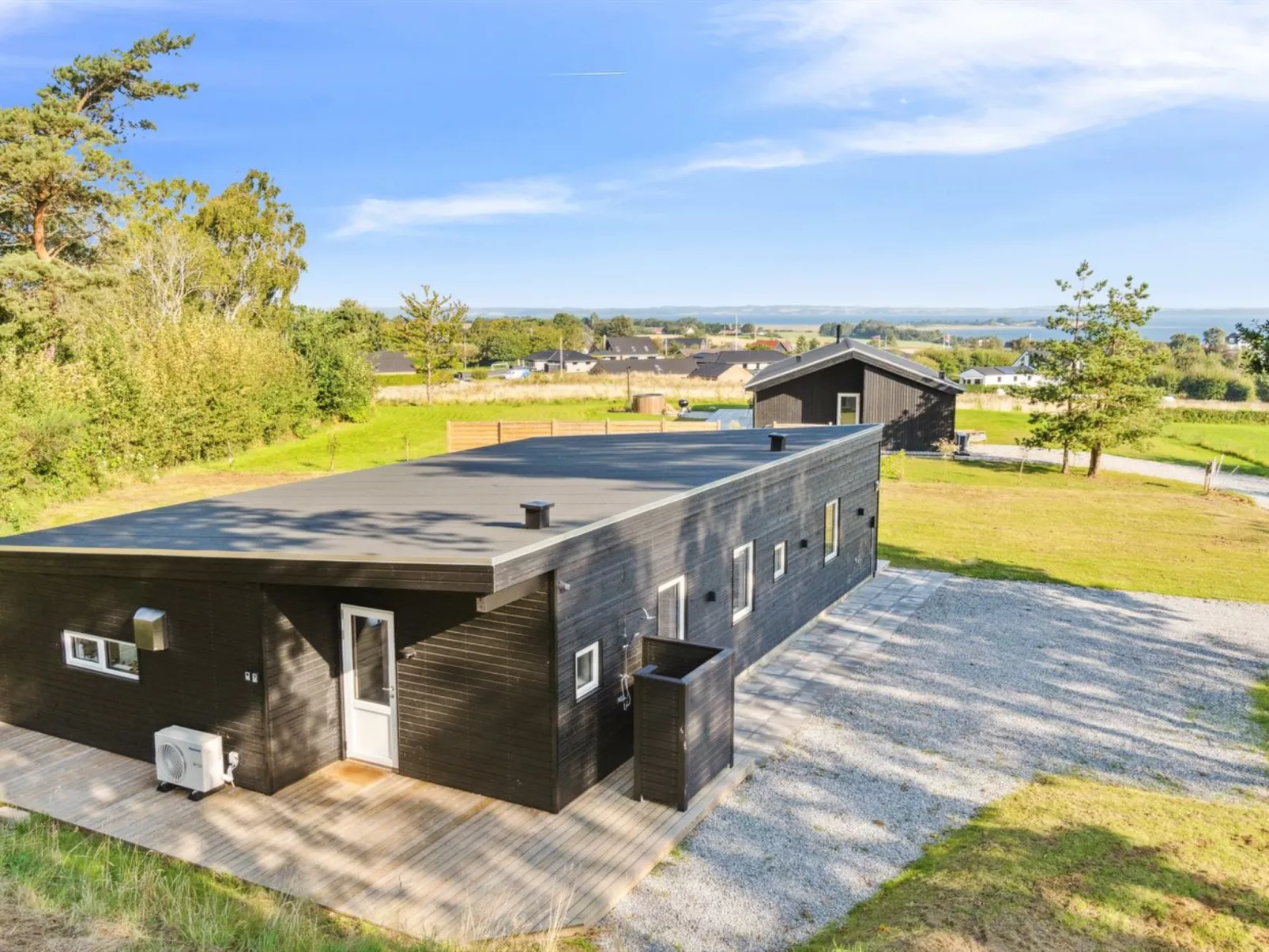 "Uma" - 1.5km from the sea