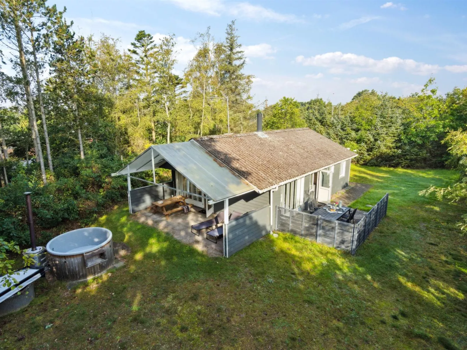 "Arwin" - 200m from the sea