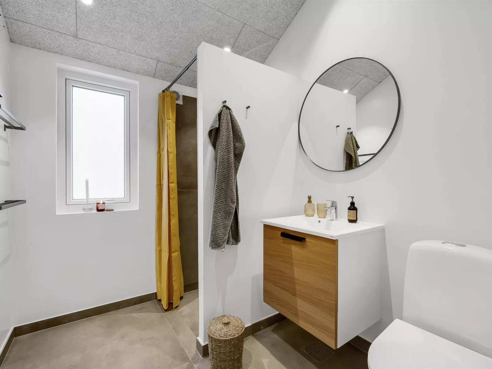 "Ivar" - 300m from the sea