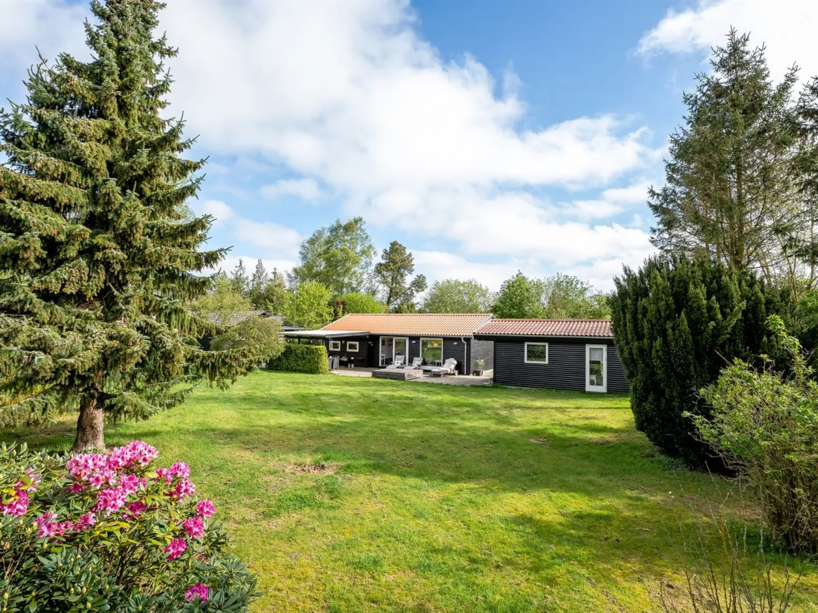 "Jula" - 290m from the sea