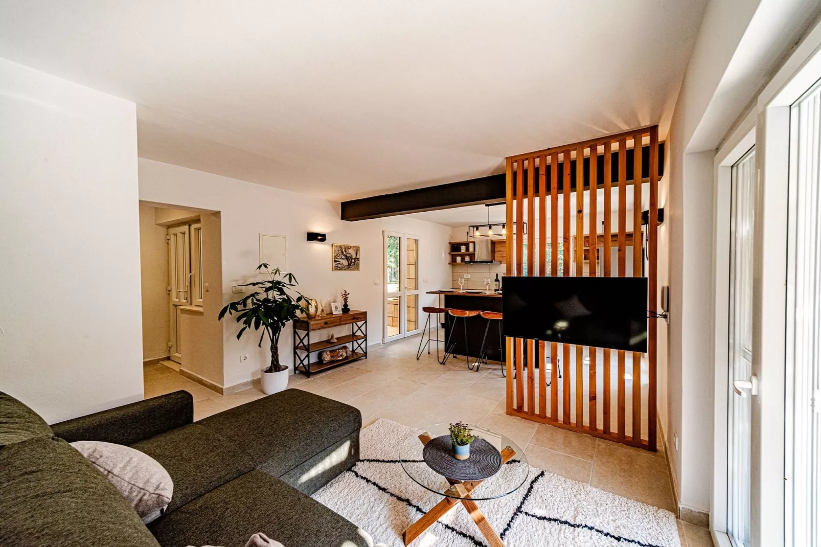 Holiday Home Island Gem - Five  Bedroom Apartment