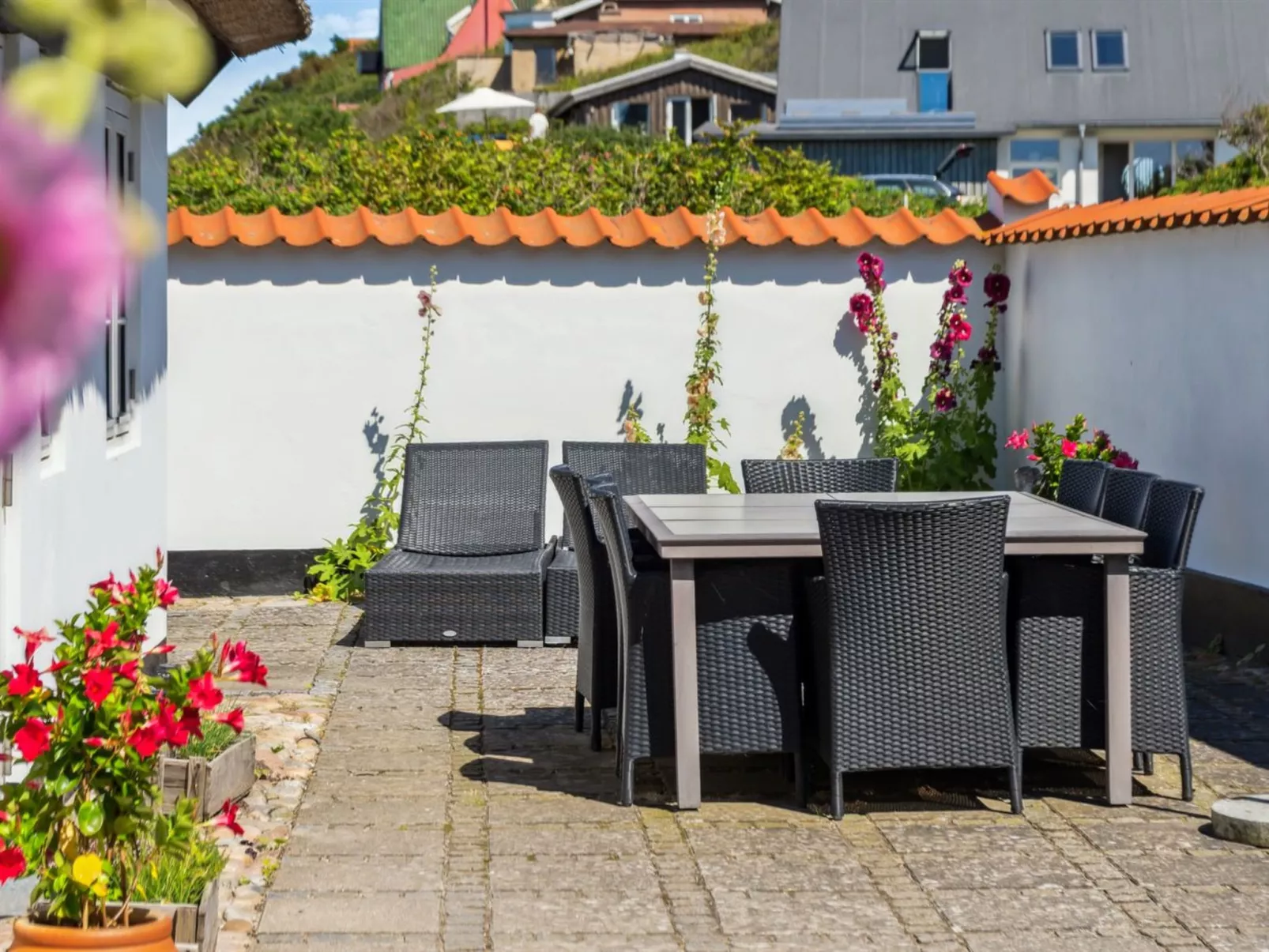 "Susan" - 20m from the sea