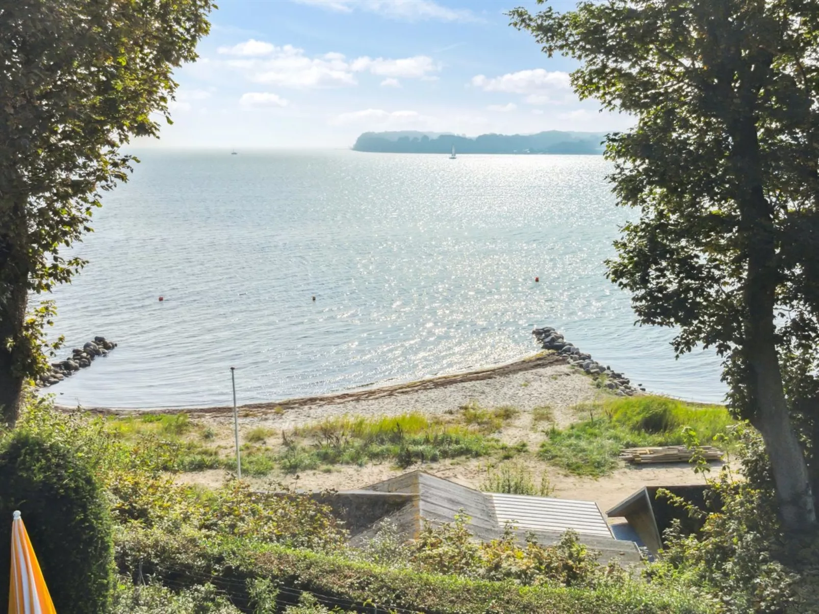 "Drifa" - 20m from the sea