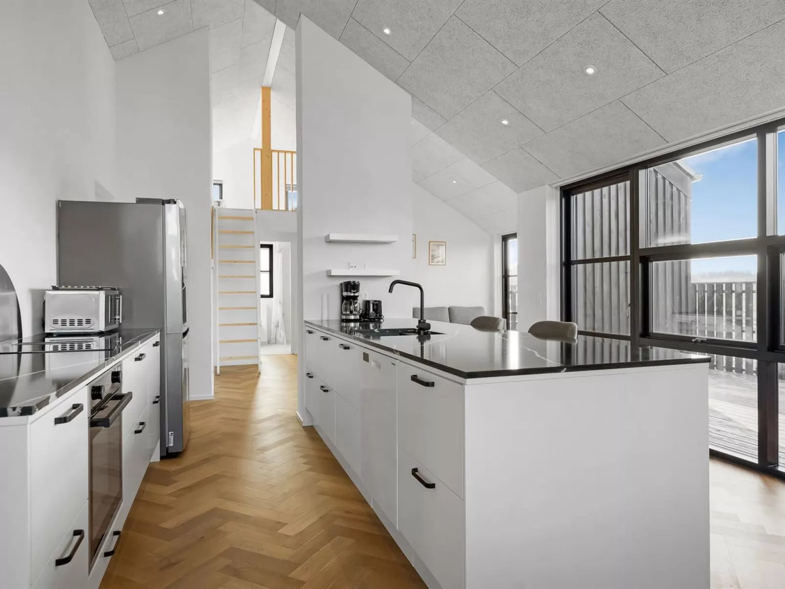 "Nelie" - 1.2km from the sea