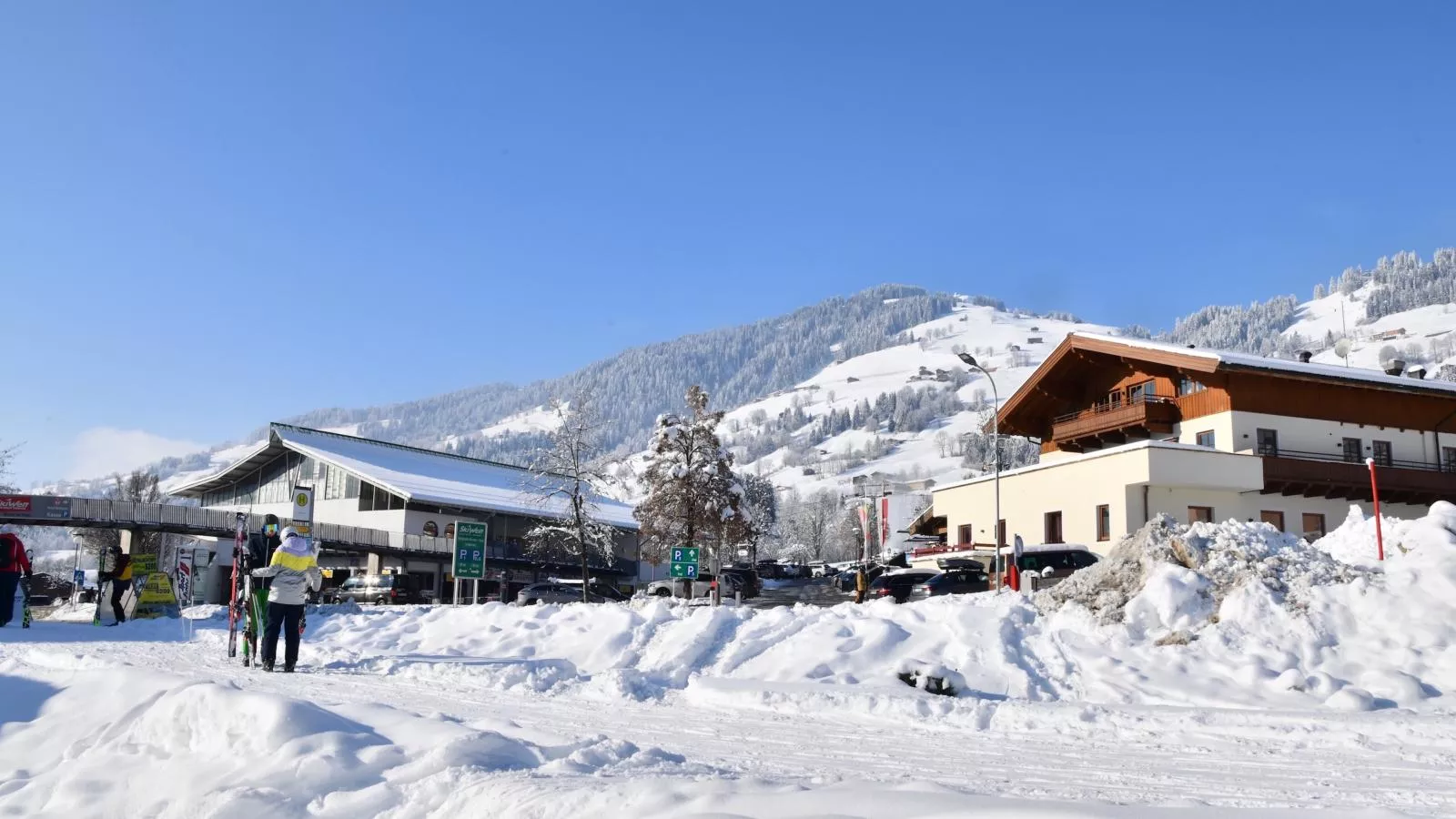 Next To The Ski Lift A 3 und A 4-Exterieur winter