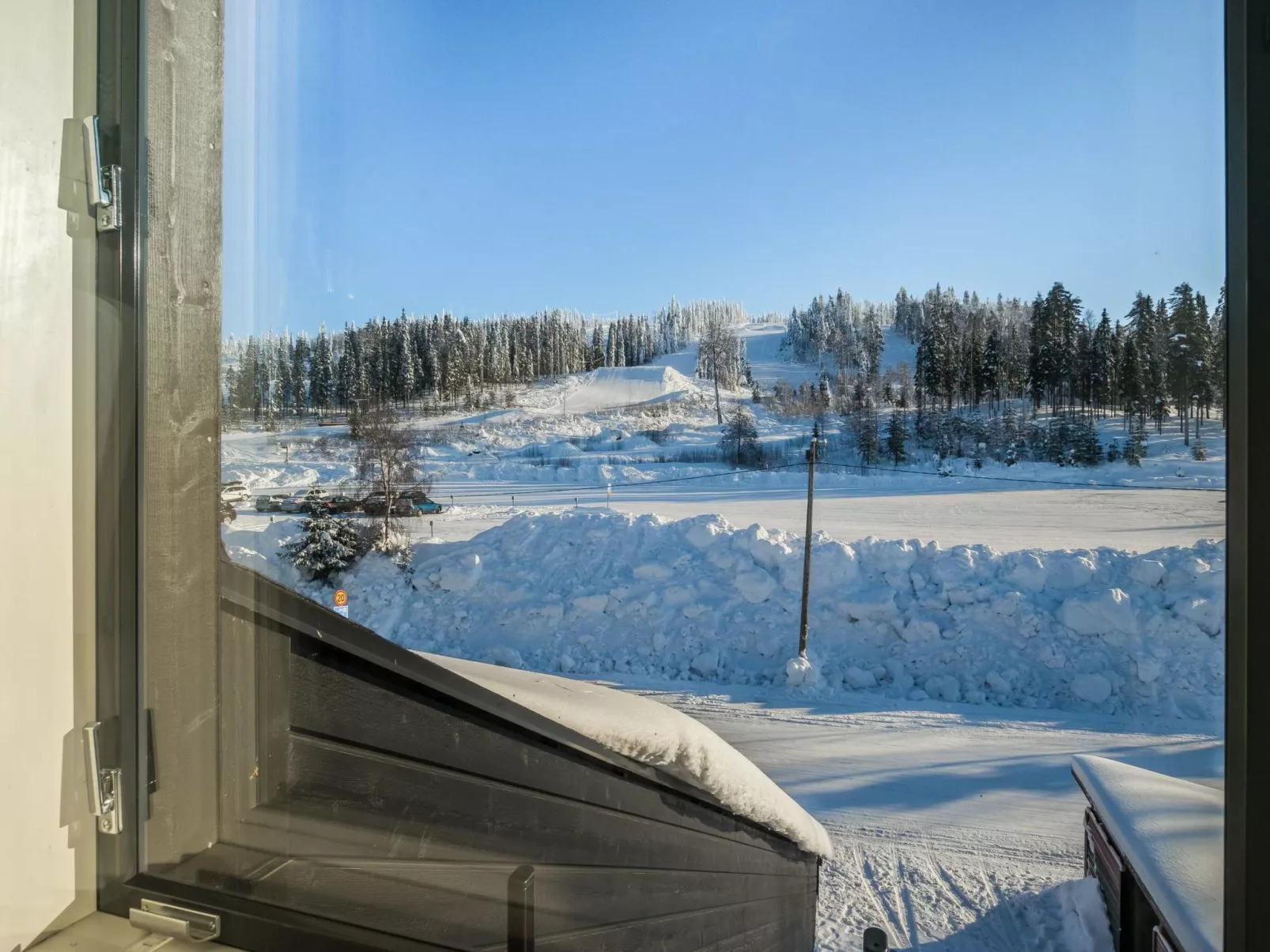 Skivillas 61 ukkohalla (b1)