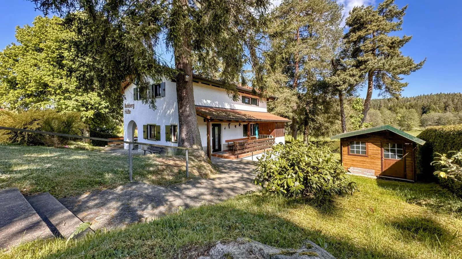 Rehberg Hütte-Buitenkant zomer