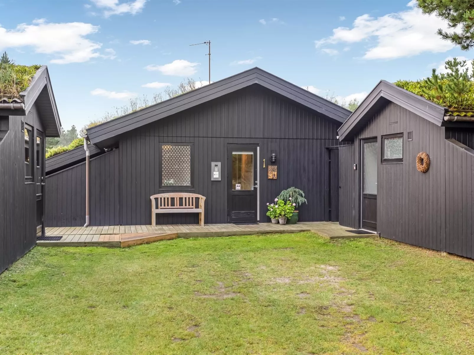 "Tole" - 2km from the sea