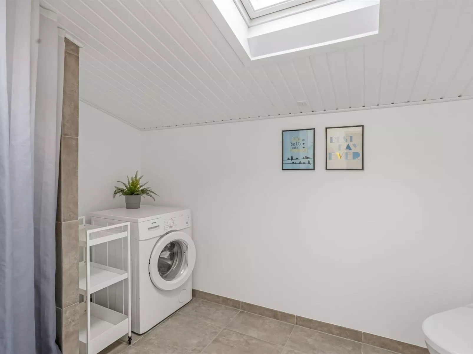 "Fernandine" - 400m from the sea