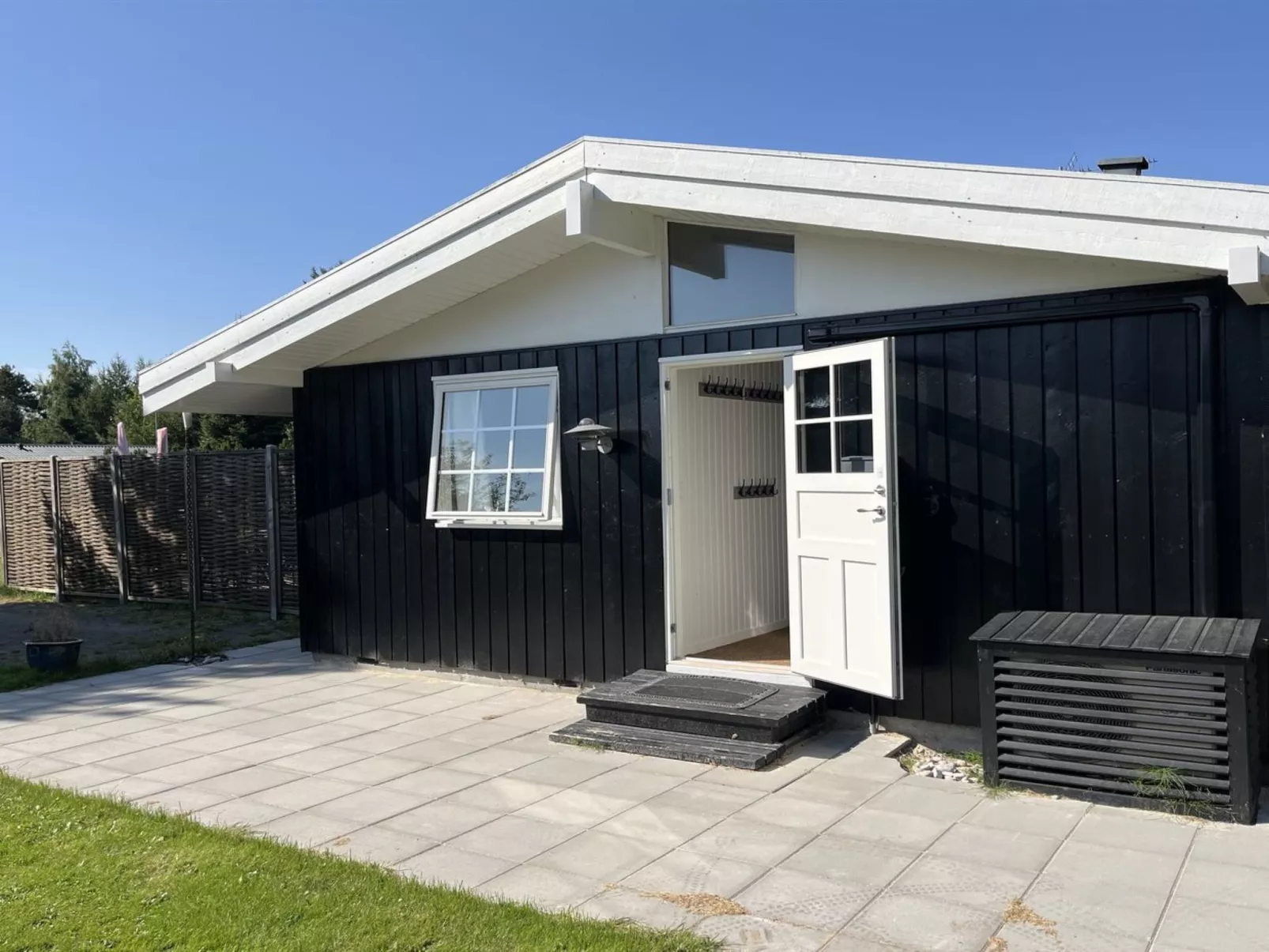 "Effy" - 600m from the sea