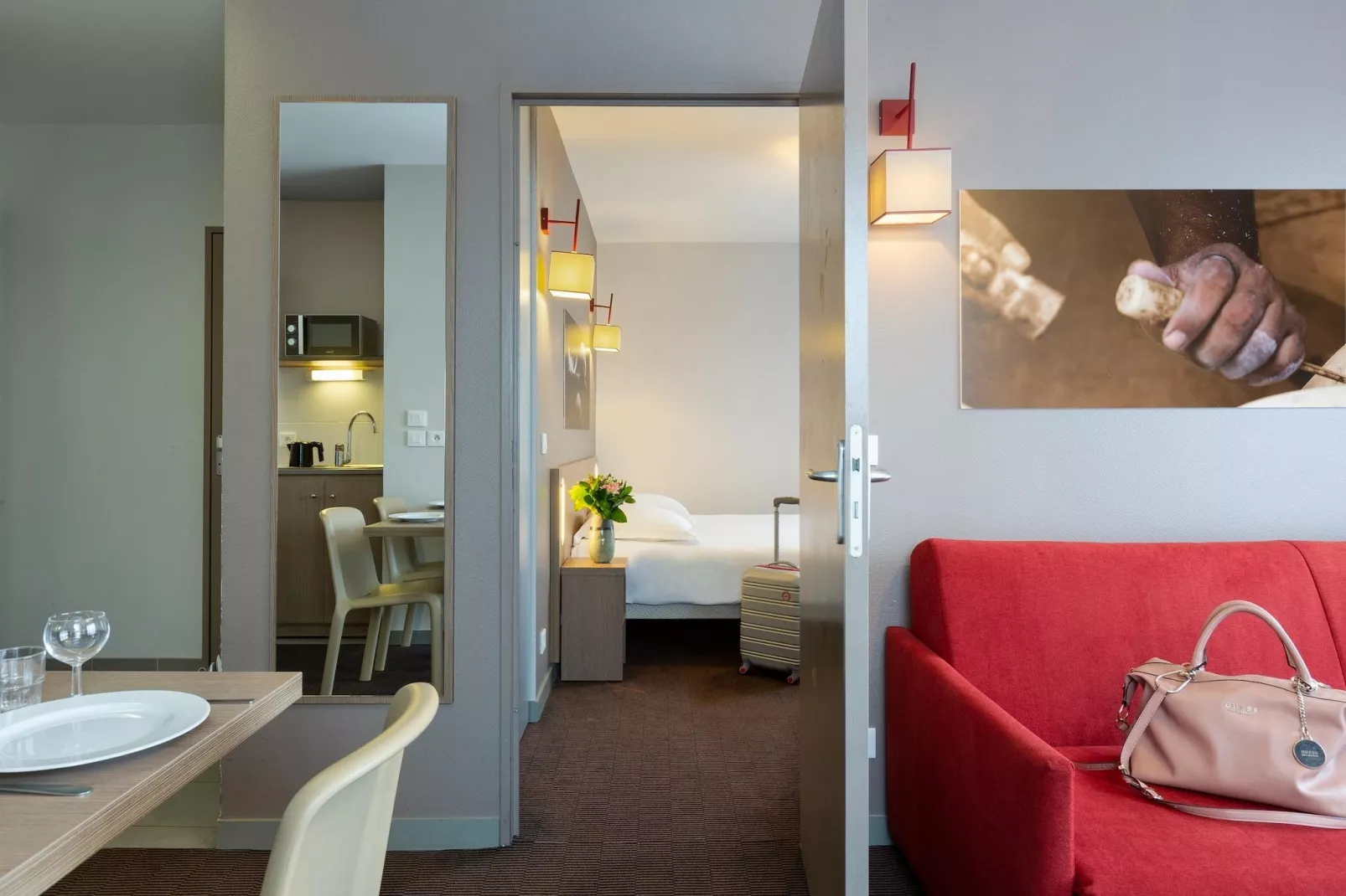 NEHÔ SUITES PORTE DE GENEVE - Triple Room