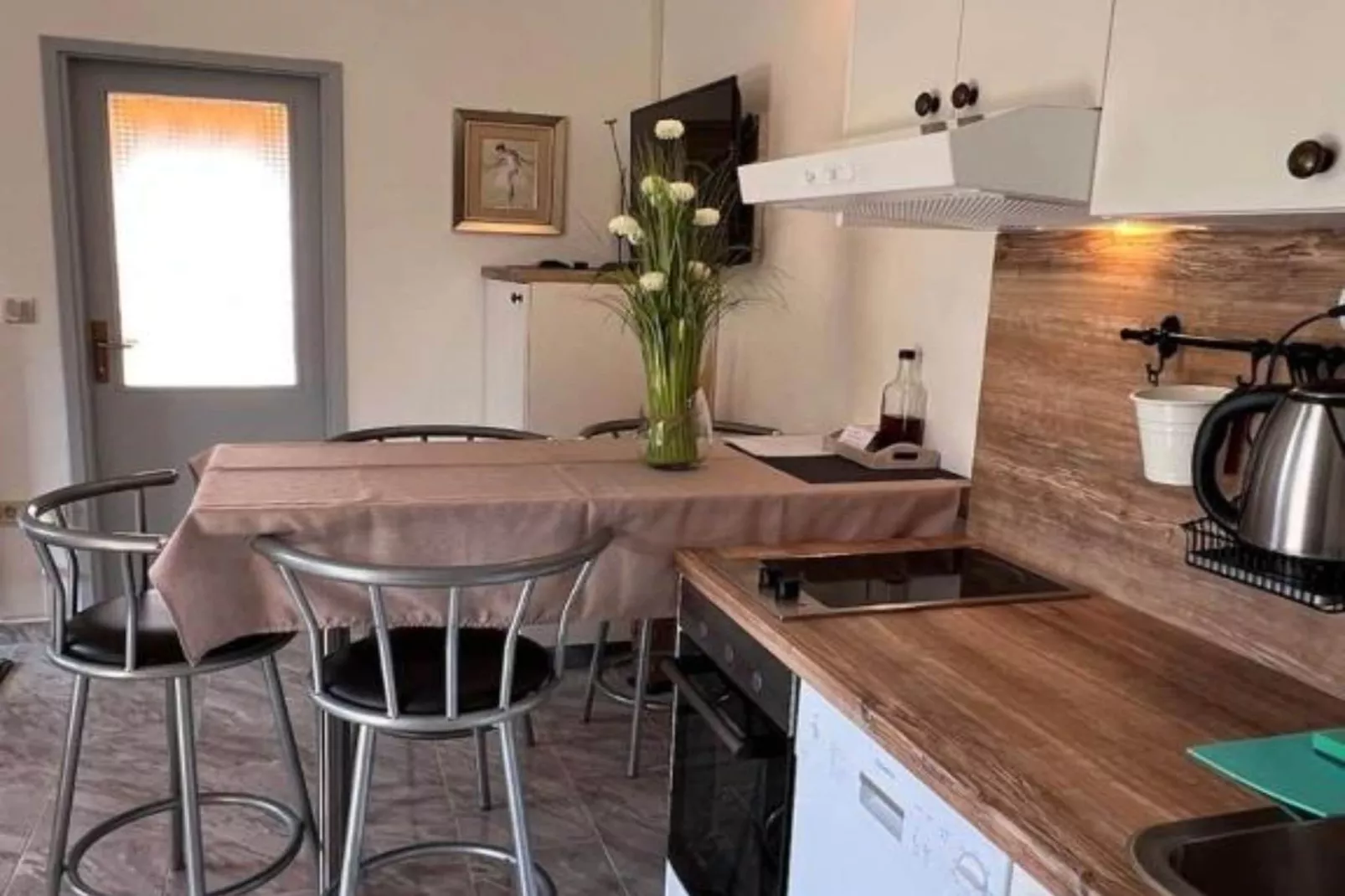 One-Bedroom Apartment With Sea View (B)