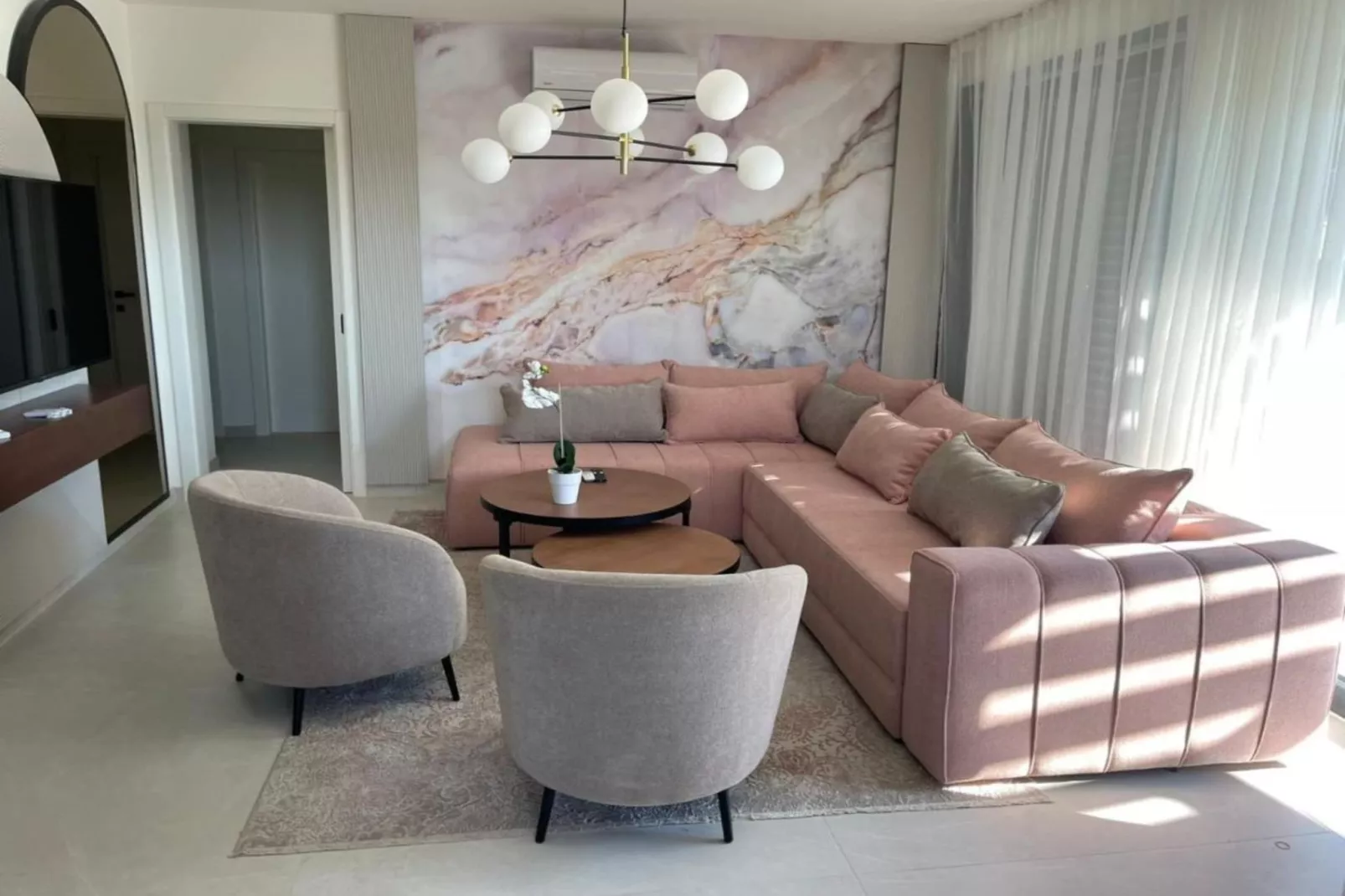 Leonarda Waterfront Residences- Three-Bedroom Penthouse with Infinity Pool (The Skyview Penthouse) - S4