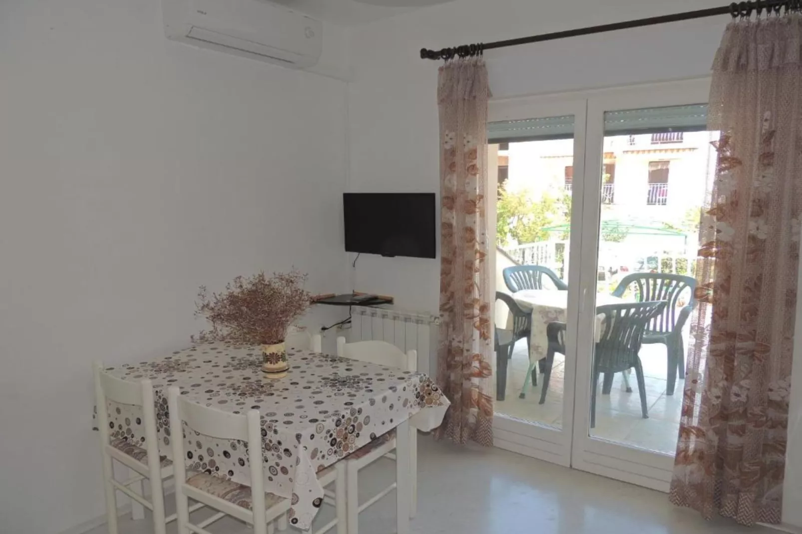 One Bedroom Apartment (A1)