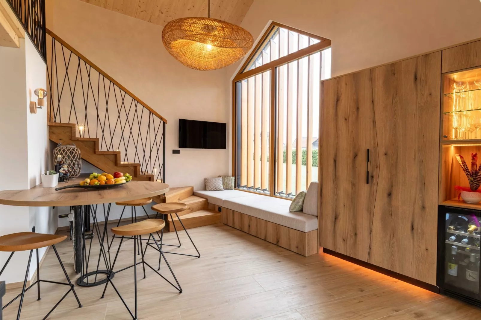 Elegant Warm Bliss Hideaway Escape Lodge - Holiday Home with Hot-Tub and Sauna (owner Excellency)