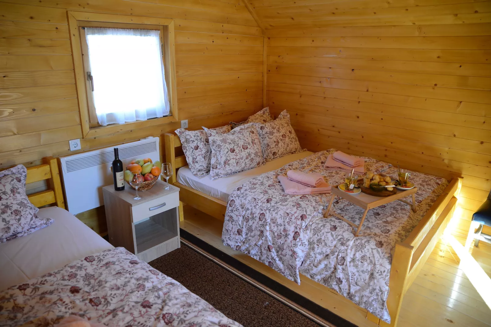 Cozy Berane Stay in Ski Area with On-Site Restaurant - Comfort Cottage with balcony 4