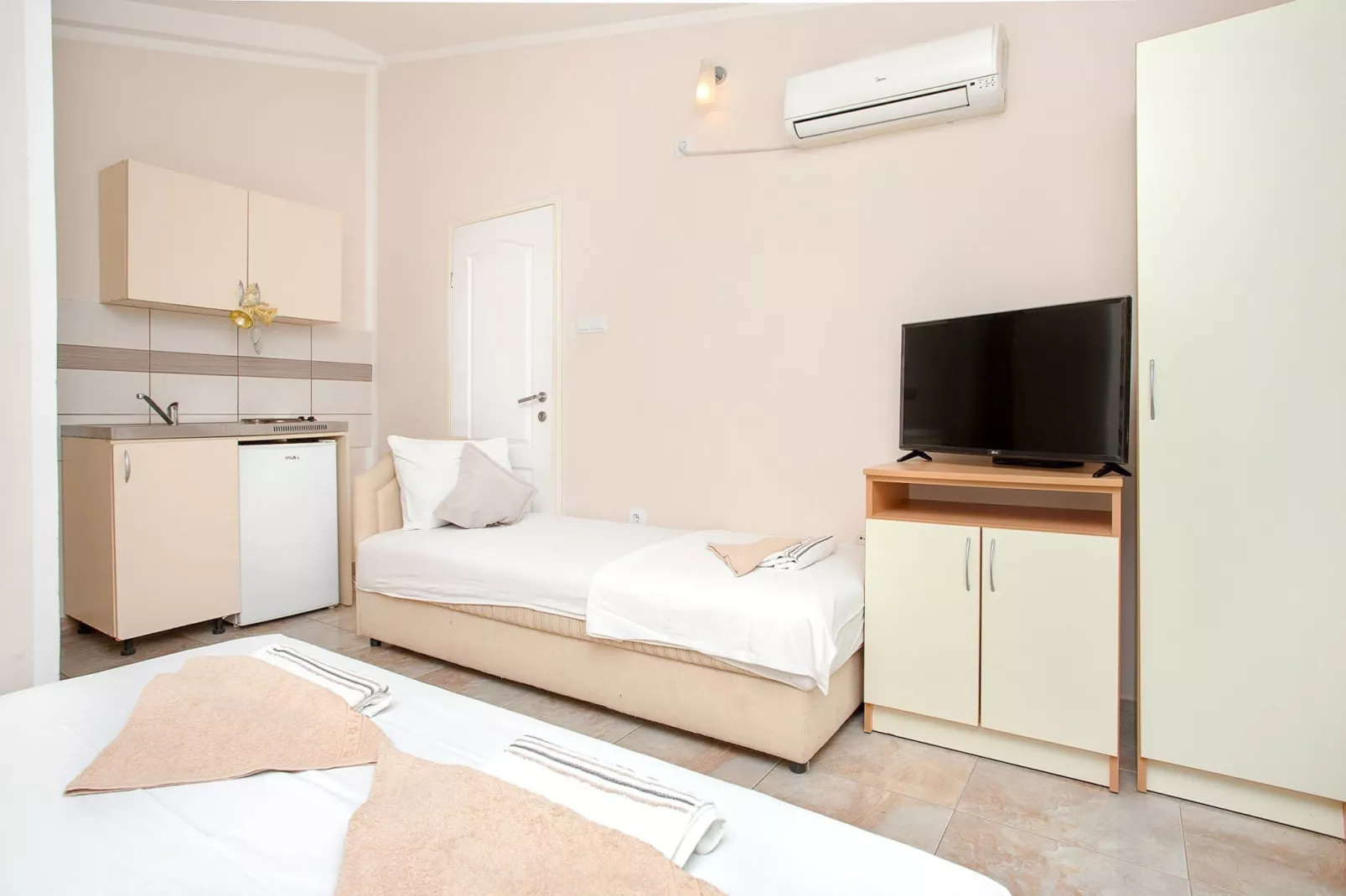 Perfect Budva Stay Near the Sea & Aqua Park -  Duplex Studio 1\/3 1