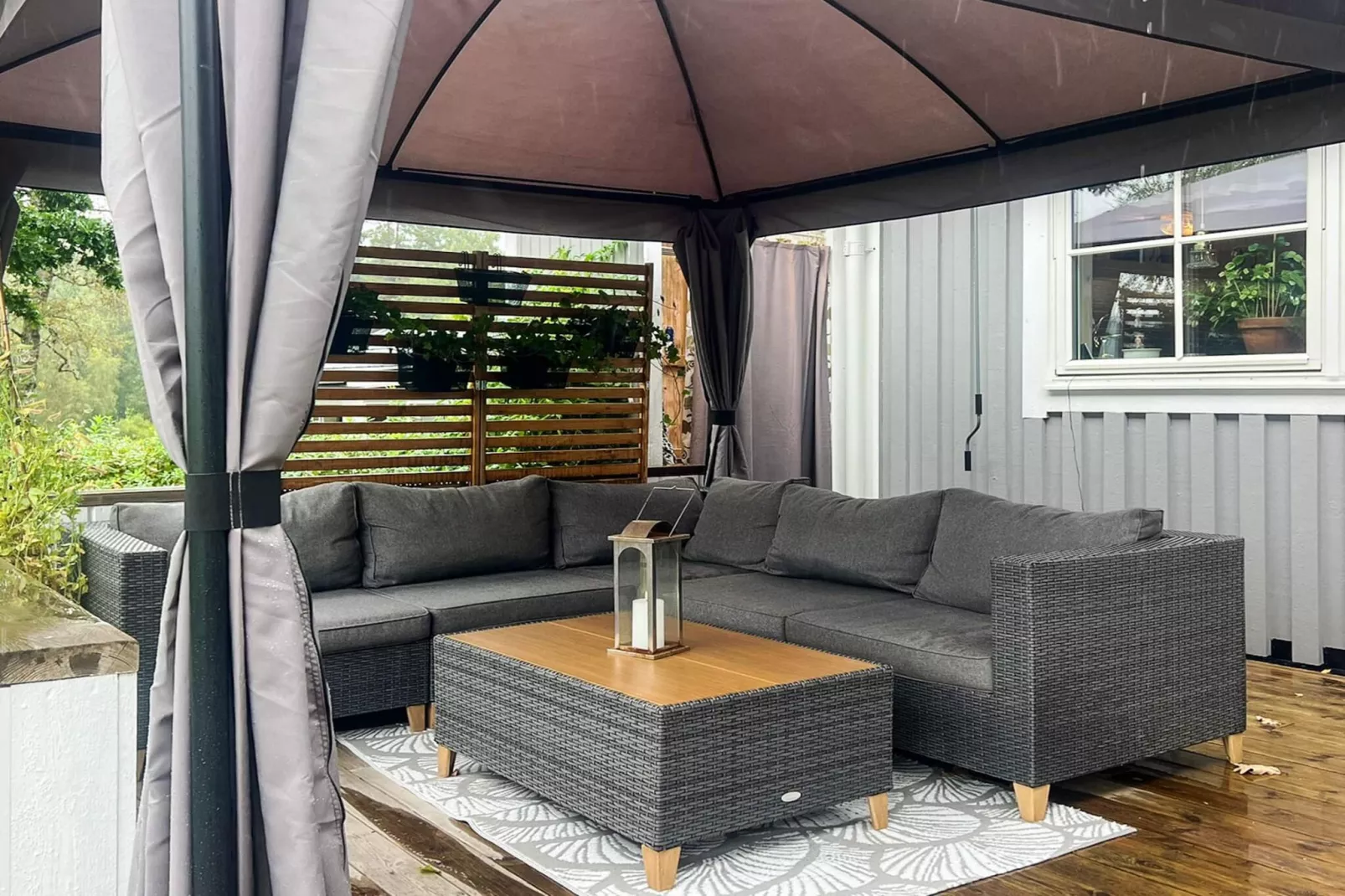 Charmant huisje aan het Sjunnaryd-meer