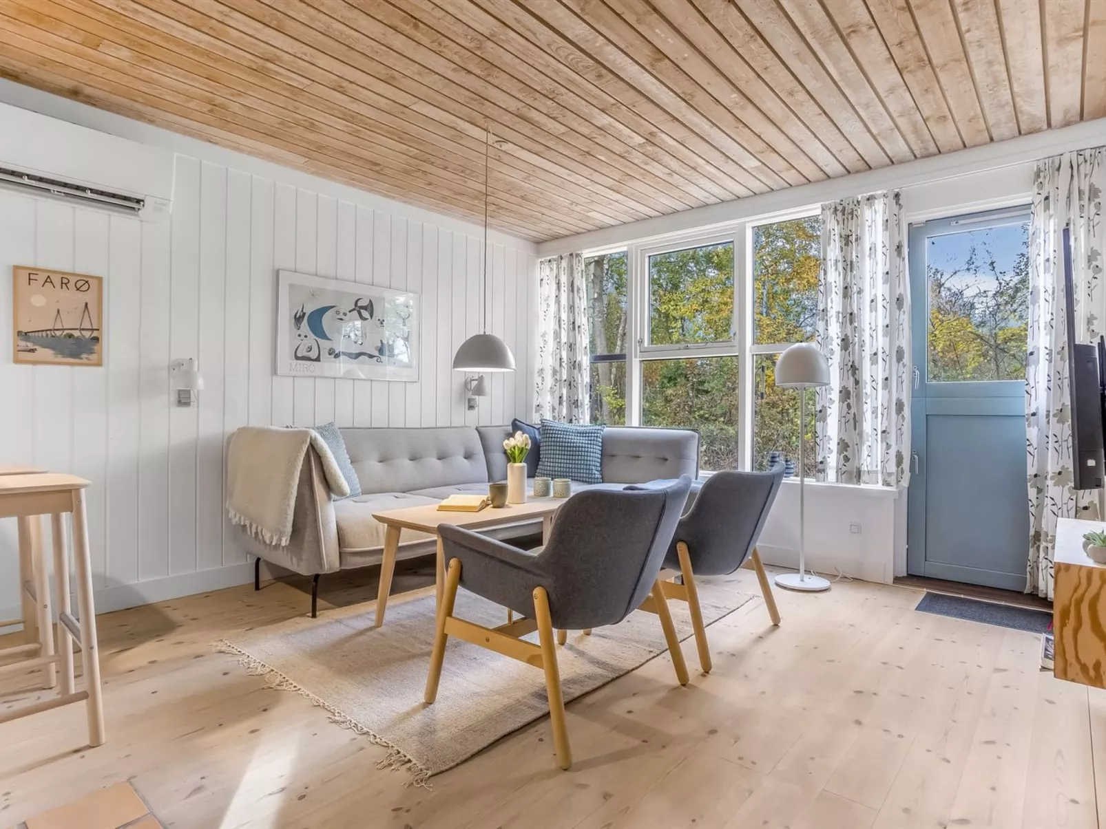 "Catha" - 200m from the sea