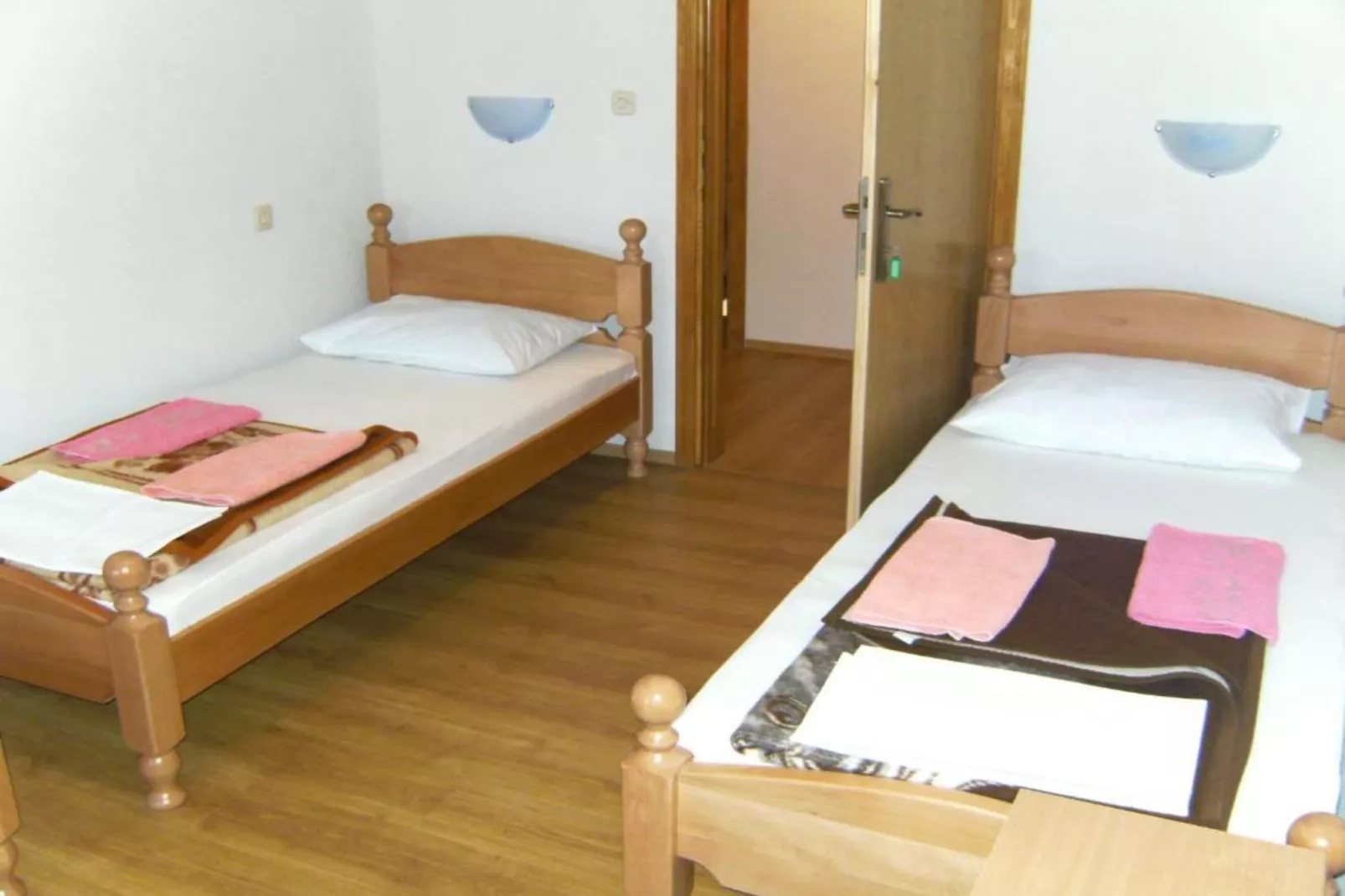 Twin room 6
