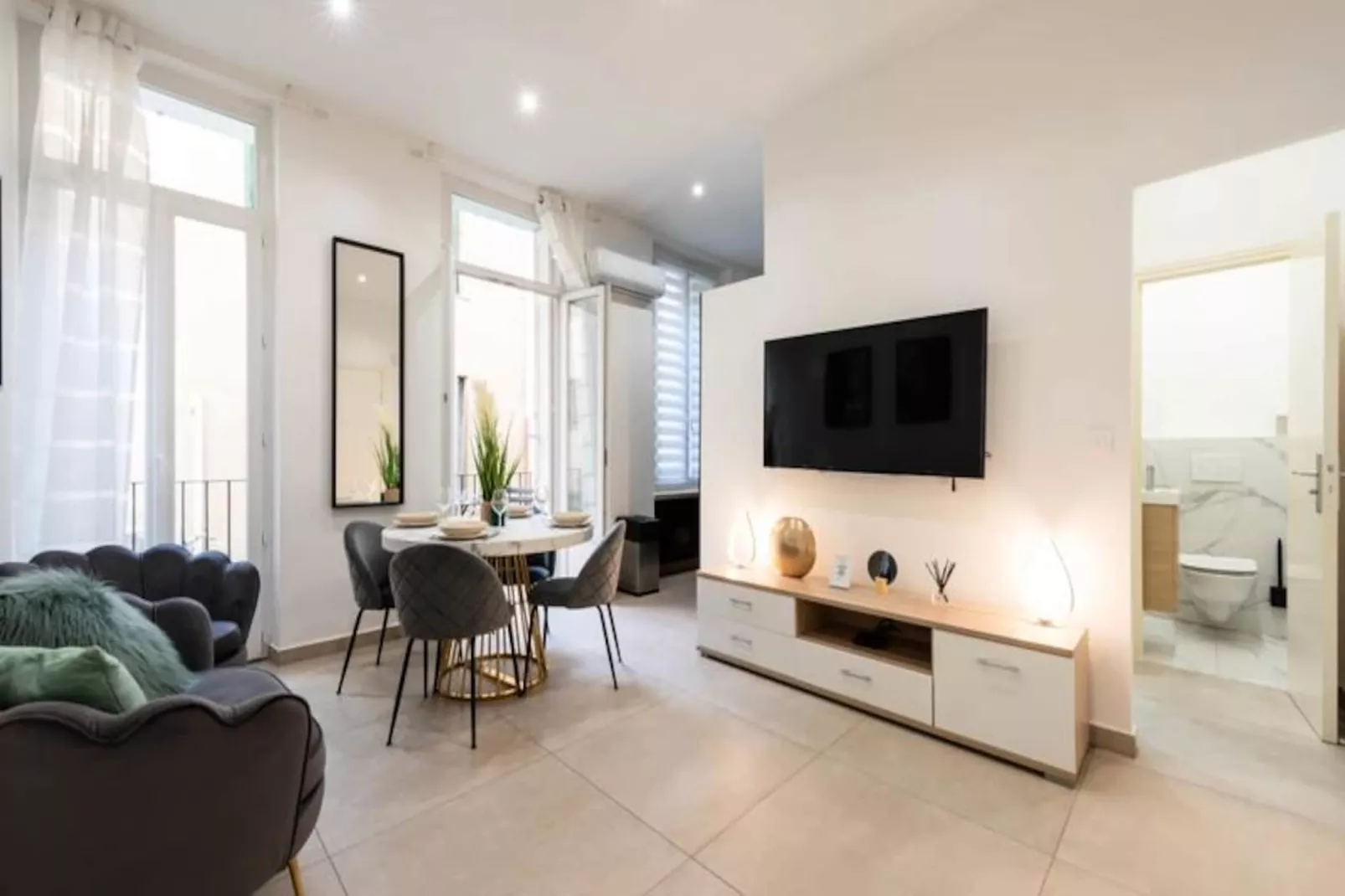 Résidence Appartement Moderne En Plein Centre Ville !