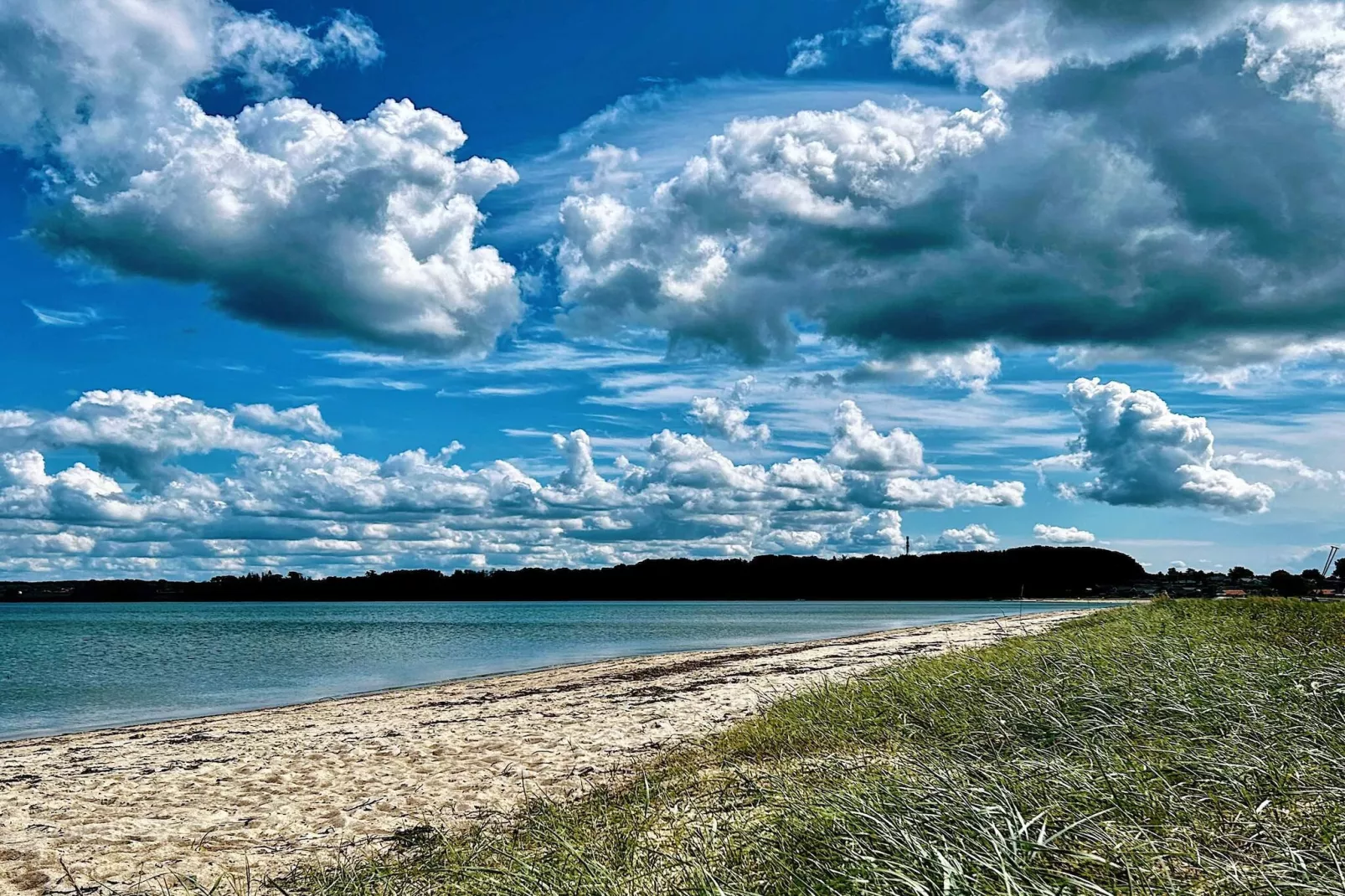 Modern toevluchtsoord aan water -- By Traum Ferienwohnungen-Waterzicht