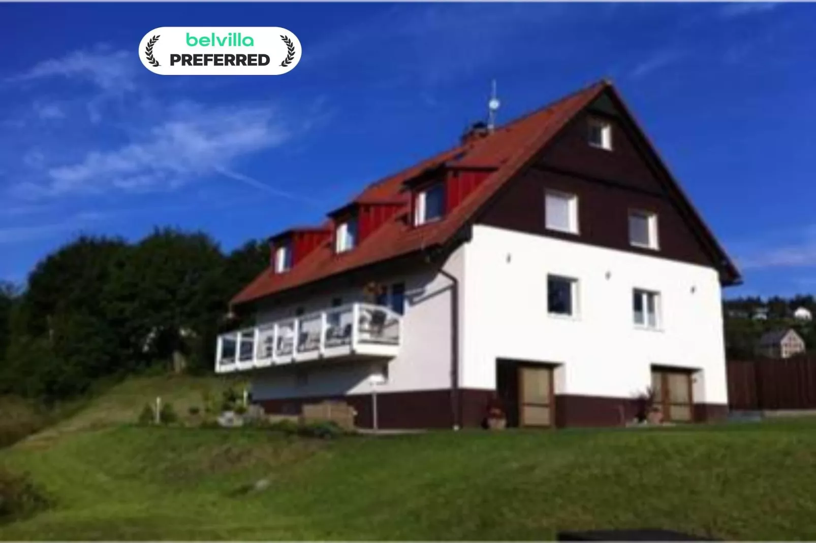 Villa Maximus-Buitenkant zomer