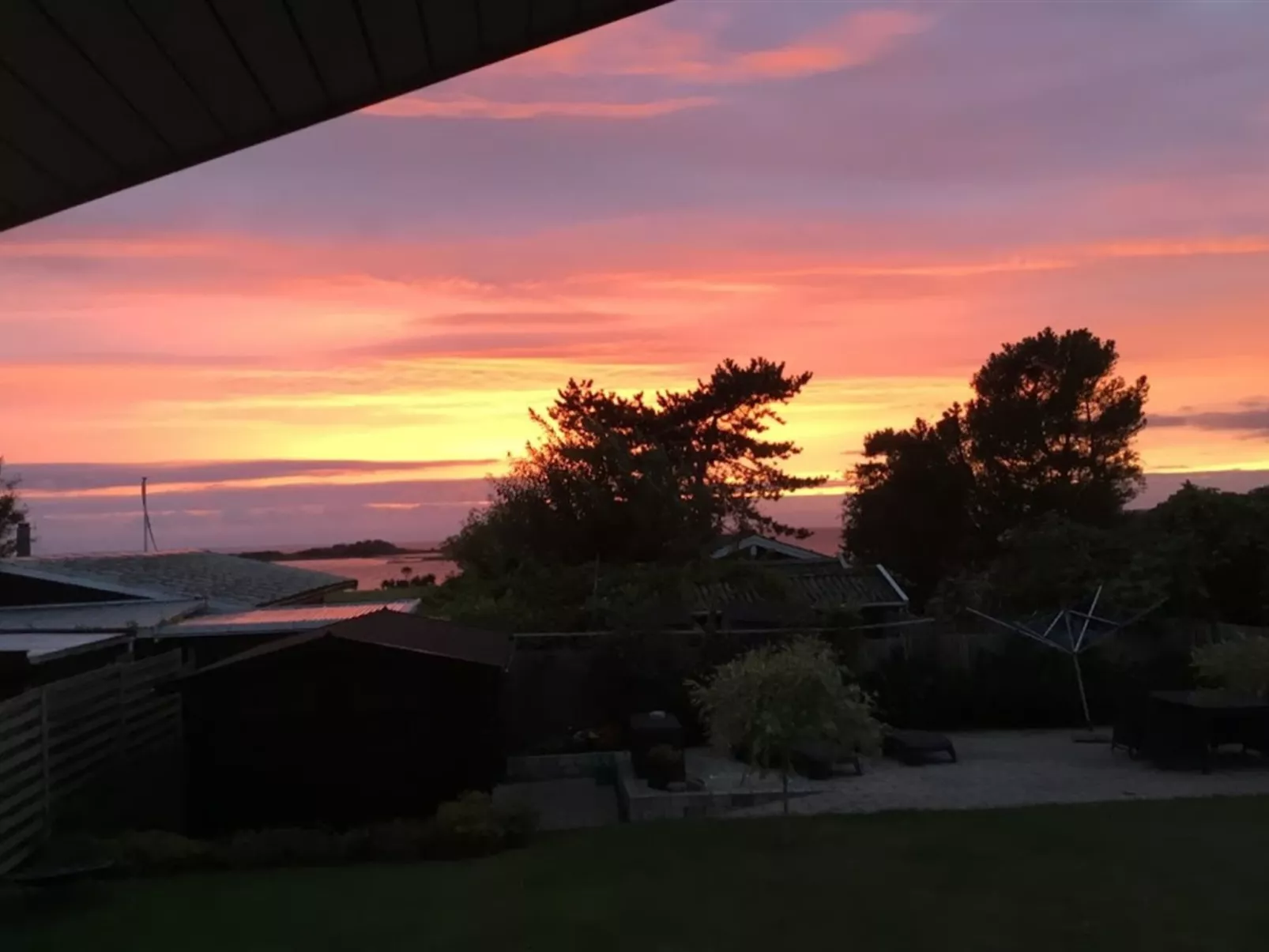 "Loi" - 200m from the sea