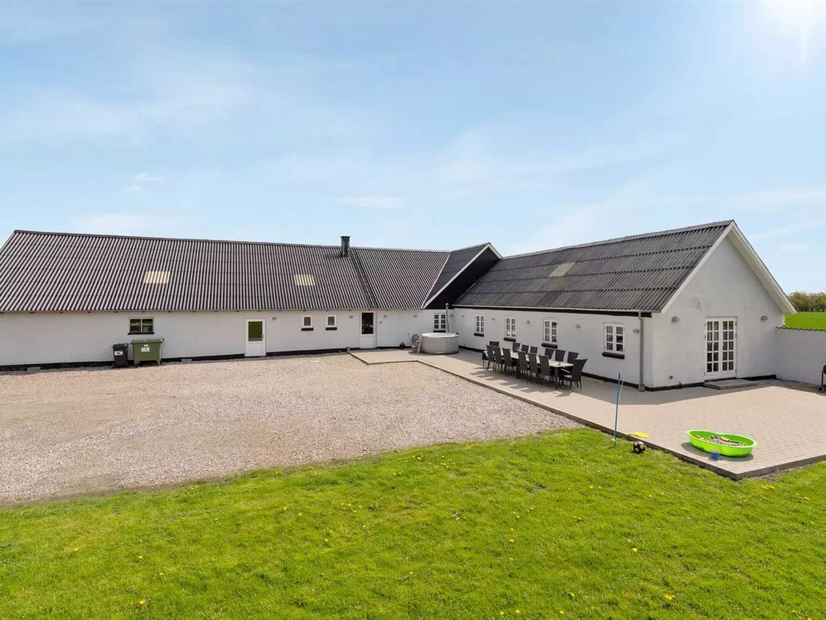 "Folkar" - 3km to the fjord