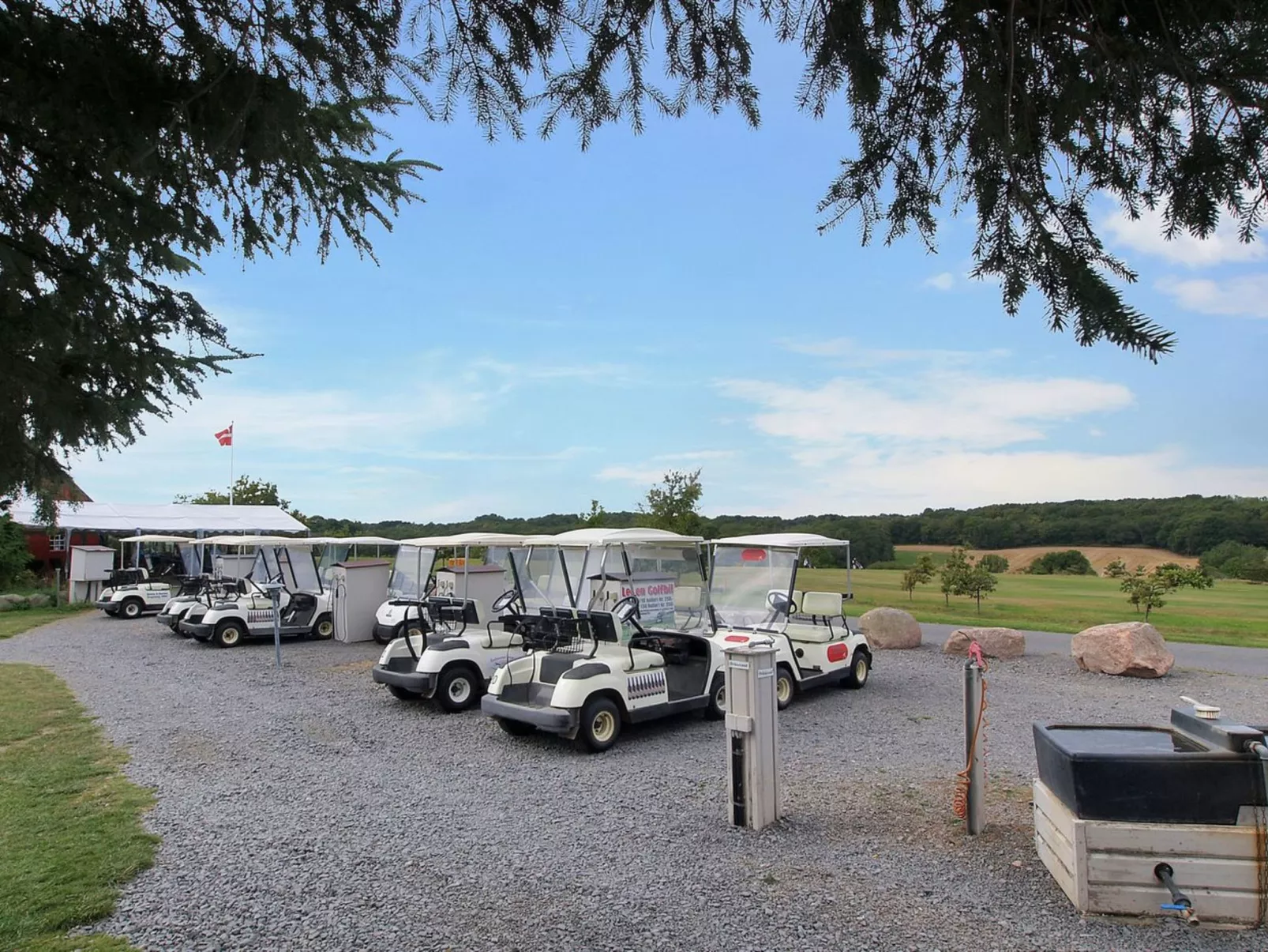 "Carlie" - 2.8km from the sea