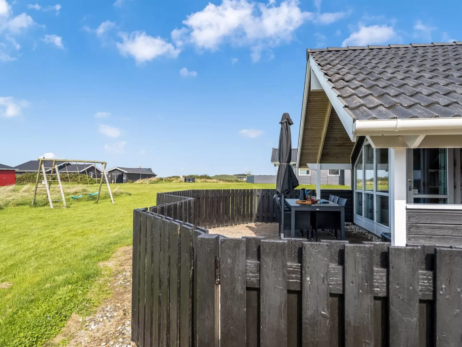 "Freya" - 200m from the sea