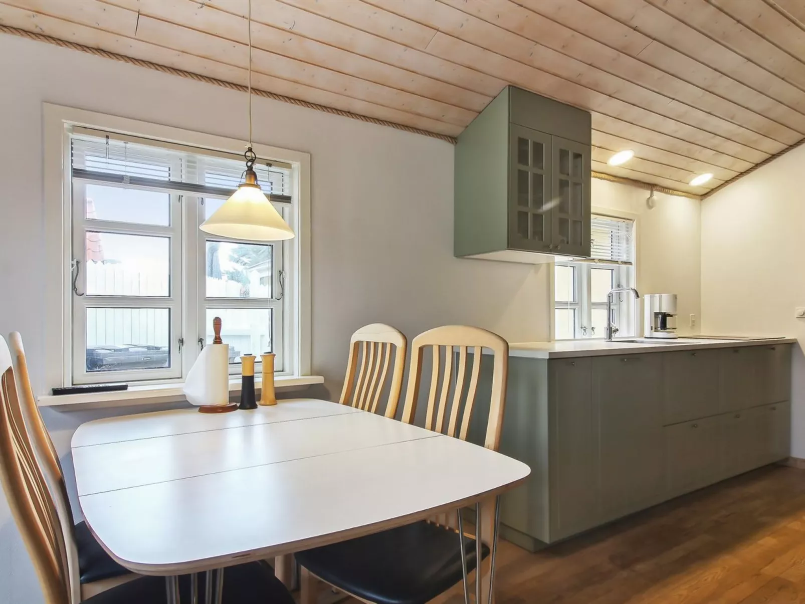 "Fritzy" - 75m from the sea