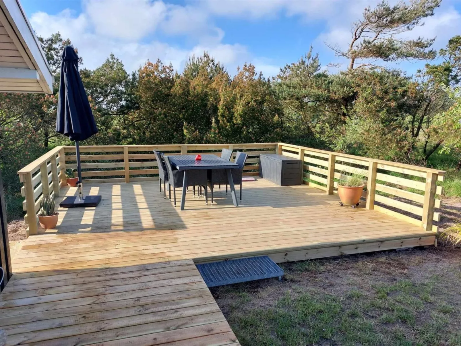 "Elgin" - 1.8km from the sea