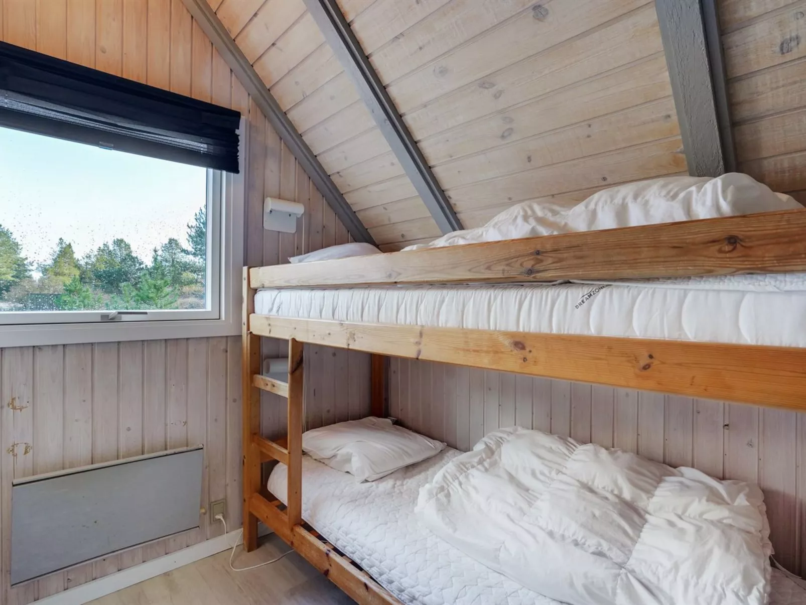 "Gunlög" - 3.1km from the sea