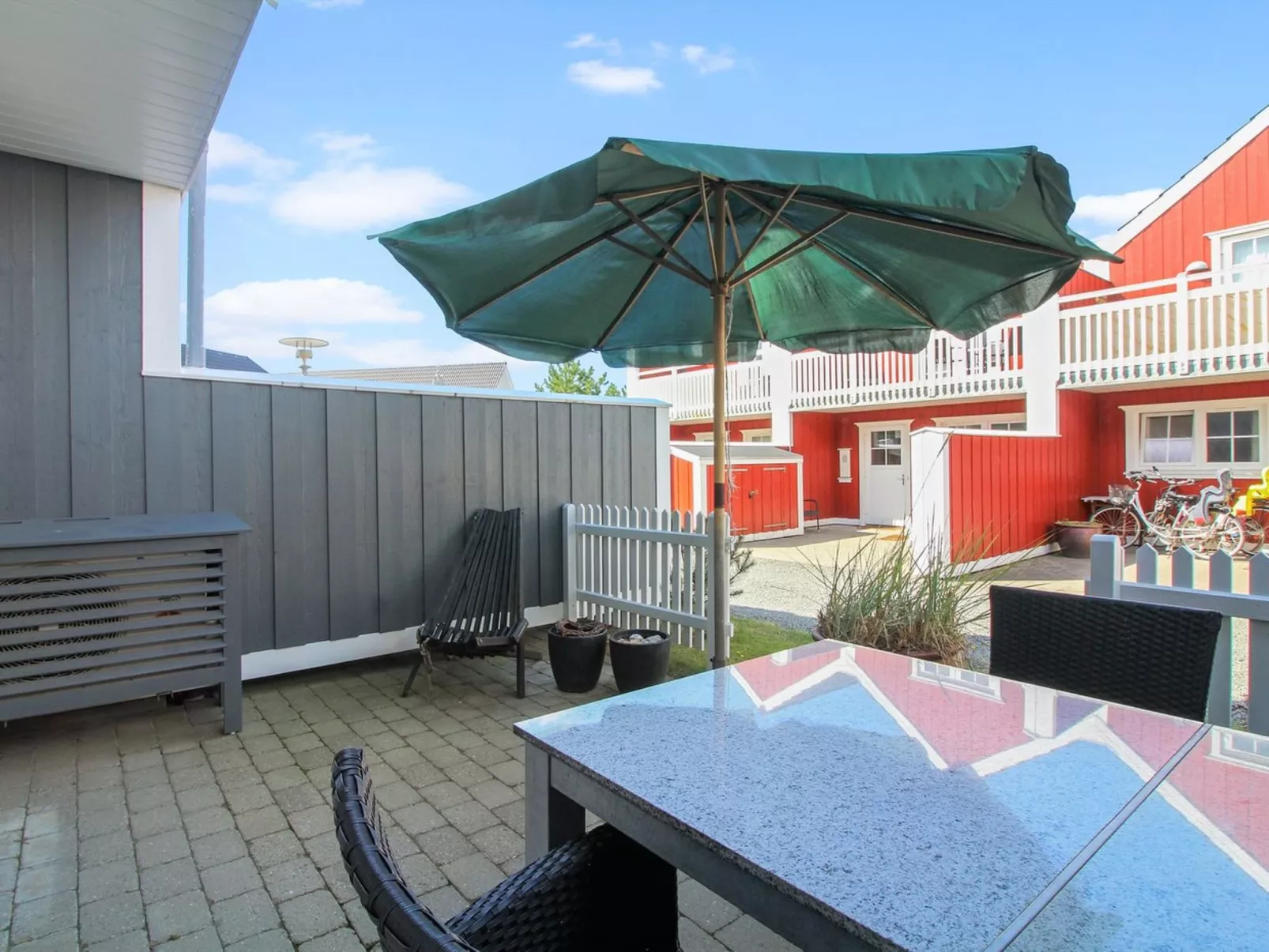 "Vinny" - 1.2km from the sea