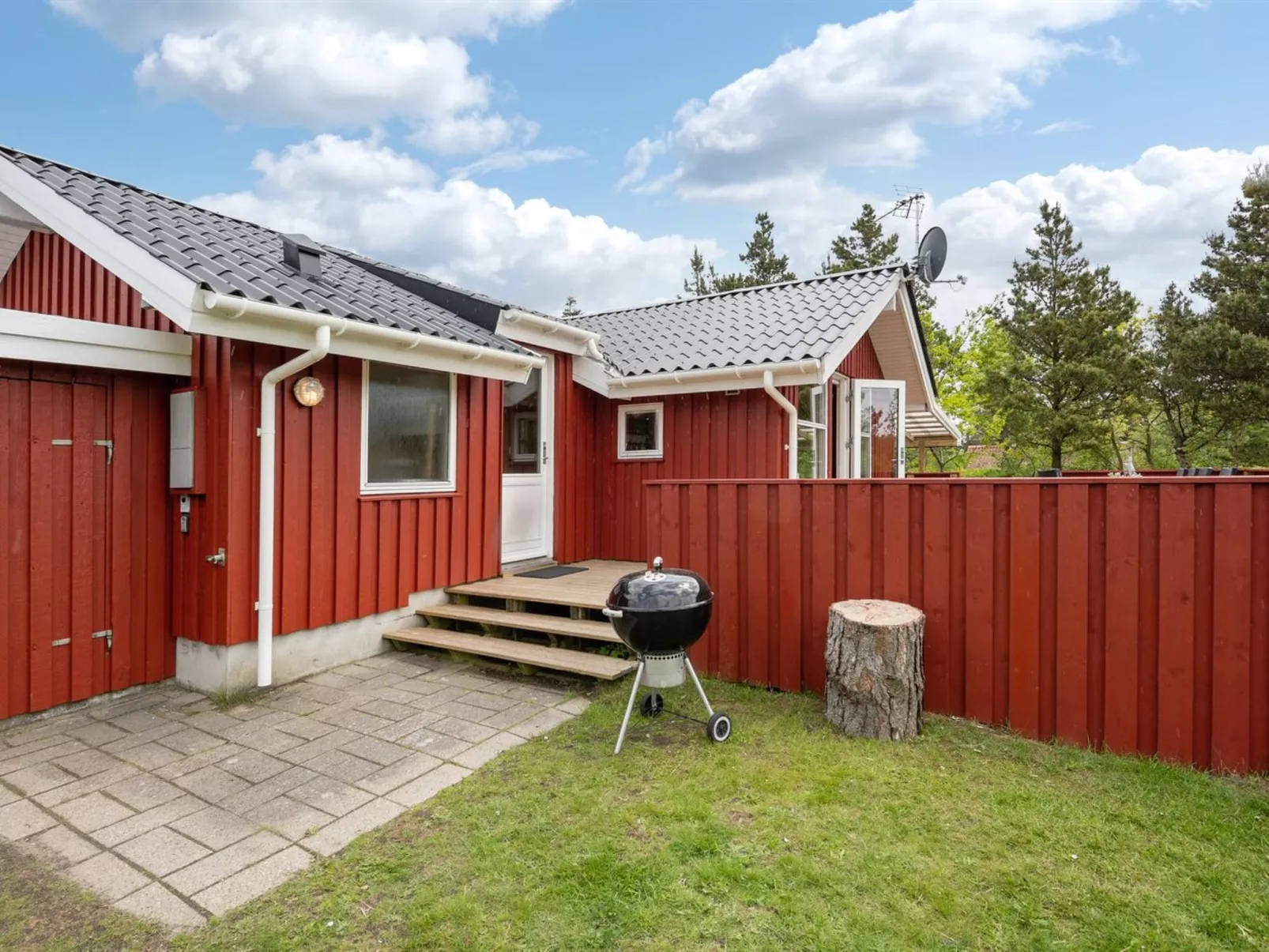 "Halla" - 200m to the fjord